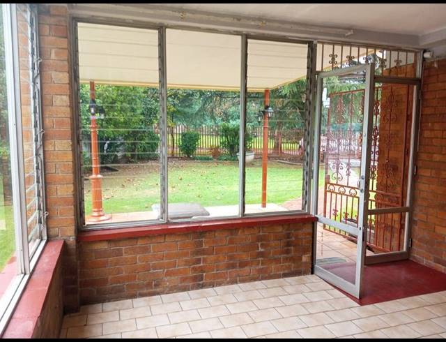 3 BEDROOM HOUSE FOR SALE IN SELECTION PARK